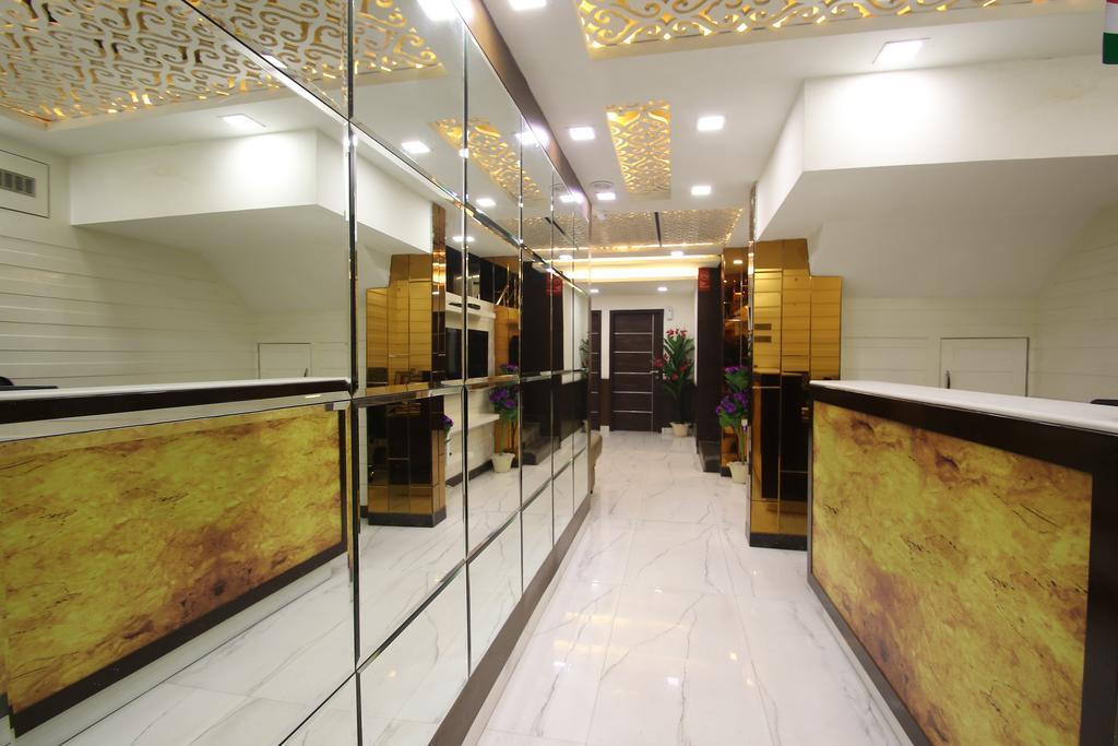 דלהי Hotel Hill Palace -Near Karol Bagh Metro Station מראה חיצוני תמונה