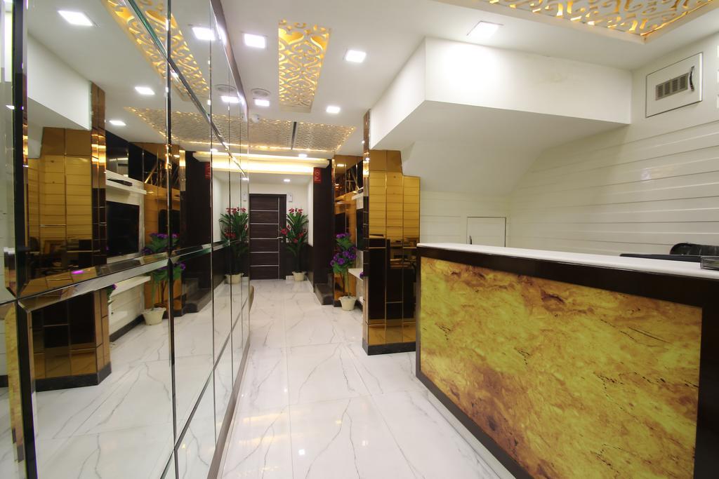 דלהי Hotel Hill Palace -Near Karol Bagh Metro Station מראה חיצוני תמונה